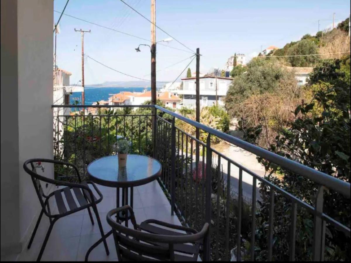 Mimikas Apartment Pylos Exterior photo